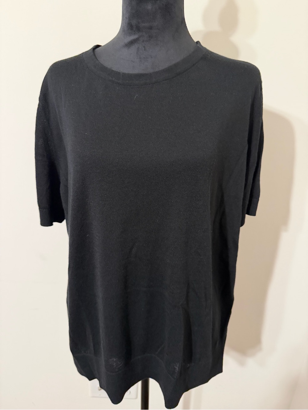 Banana Republic Classic Black Short Sleeve Knit Top